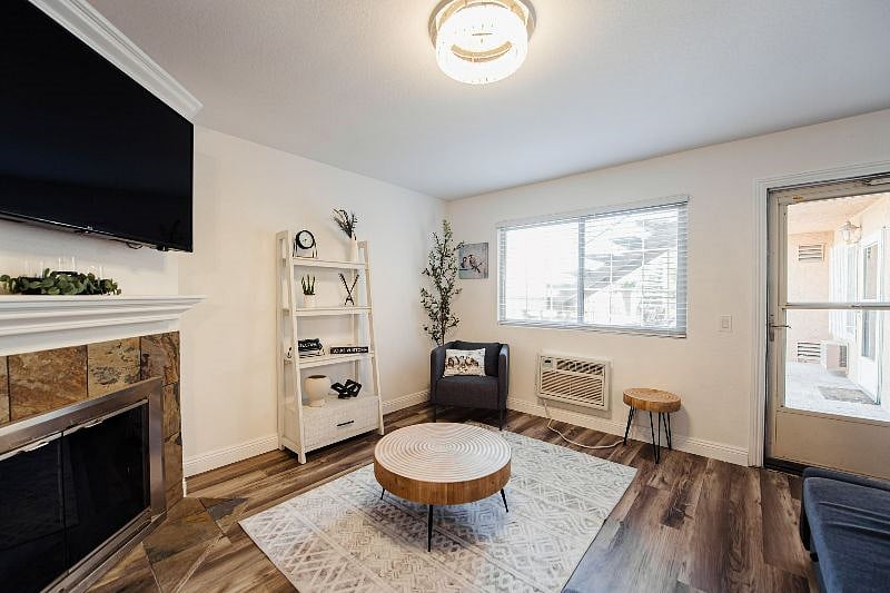 Furnished Finder property 427580_1 photo 3