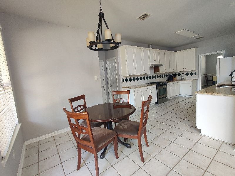 Breakfast area