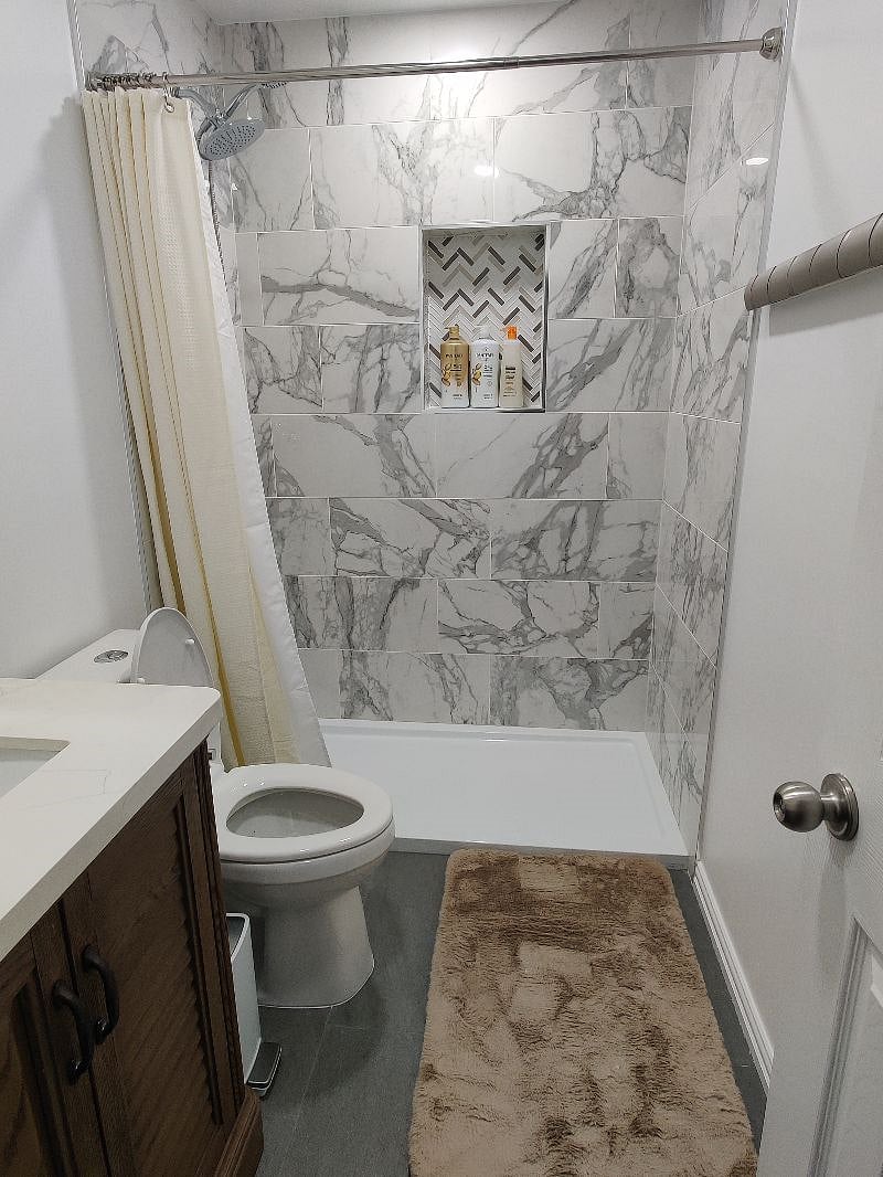 Share bathroom between Rose room and Orchid room