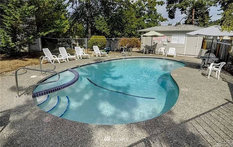 Furnished Finder property 427684_1 photo 9