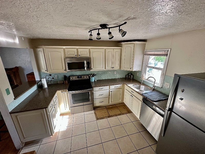 Furnished Finder property 427709_2 photo 8