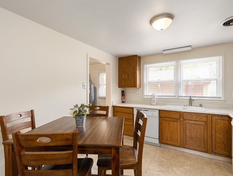 Fully furnished kitchen with everything you need