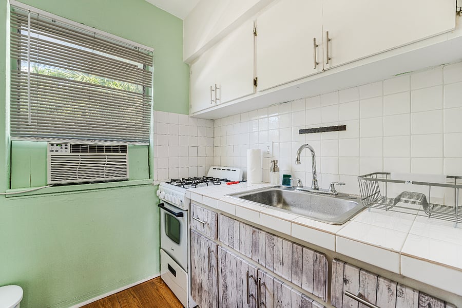 Equipped kitchen ready for your culinary adventures. Everything you need to whip up your favorite meals