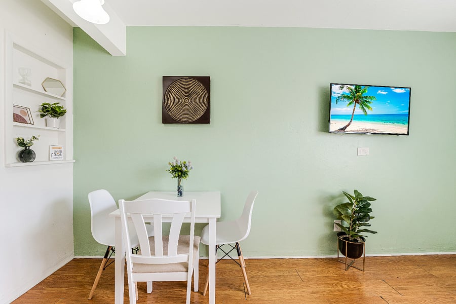 Inviting dining space, perfect for meals with family or entertaining friends.
