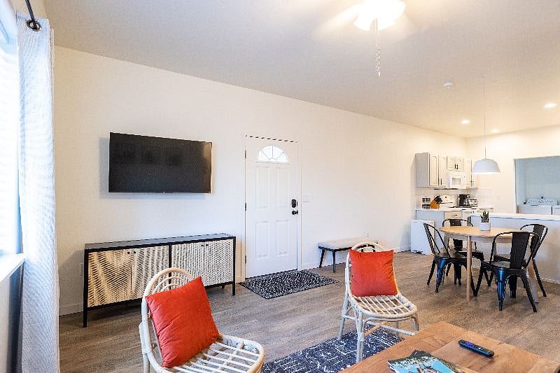Furnished Finder property 427861_1 photo 4