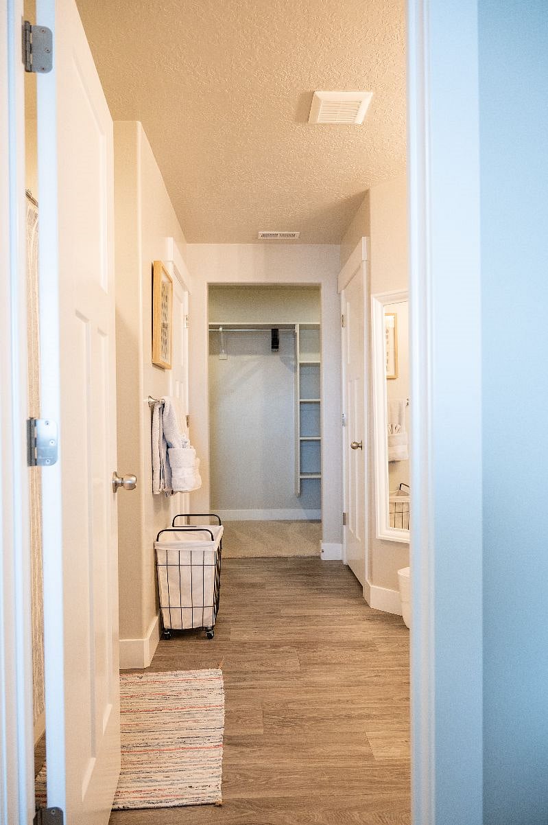 Furnished Finder property 427992_1 photo 19