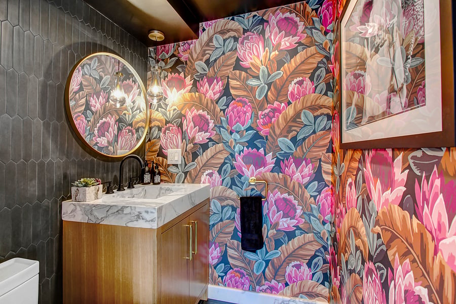 Power Room / Bathroom 2