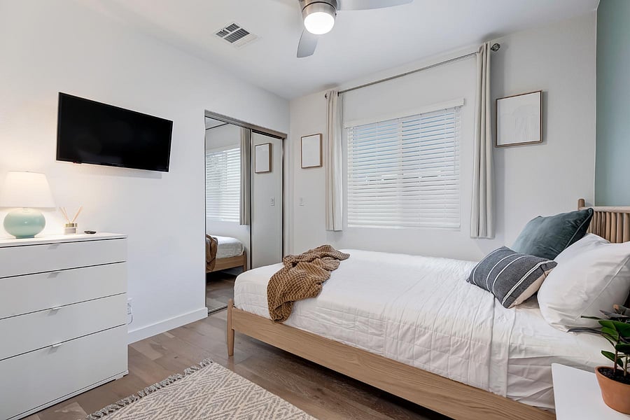Room #1 - 89 sq ft.