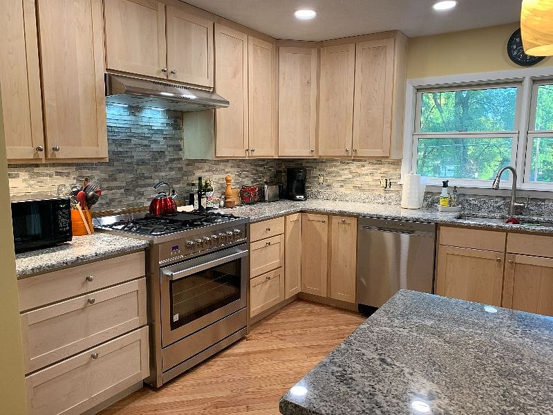 Furnished Finder property 428127_1 photo 3