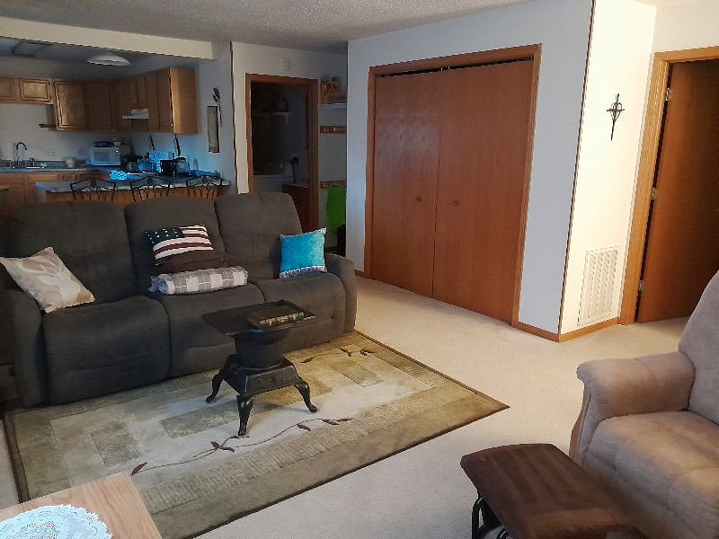Furnished Finder property 428129_1 photo 2