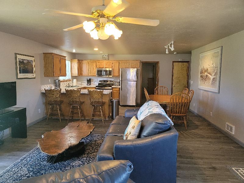 Furnished Finder property 428134_1 photo 4