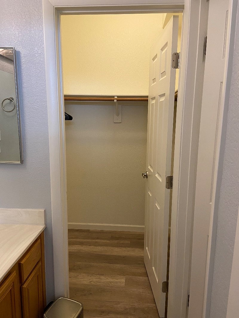Walk-in closet