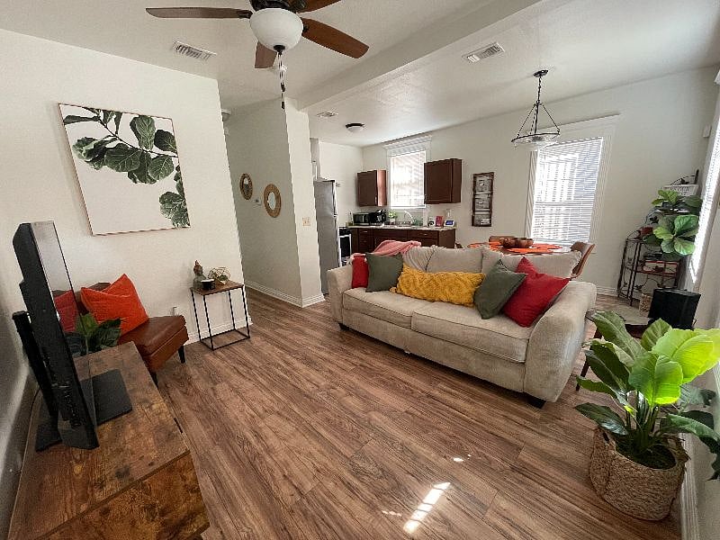 Furnished Finder property 428218_1 photo 3