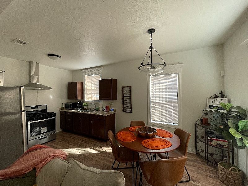 Furnished Finder property 428218_1 photo 4