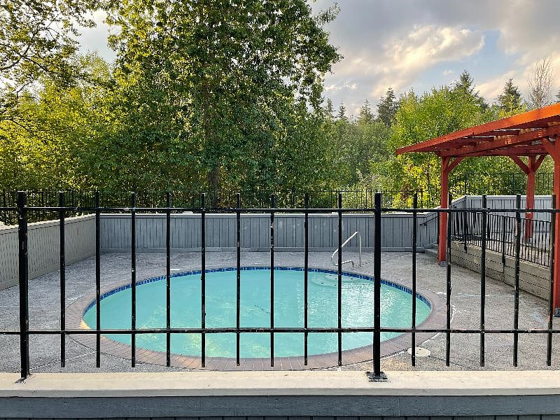 Kiddie swimming pool