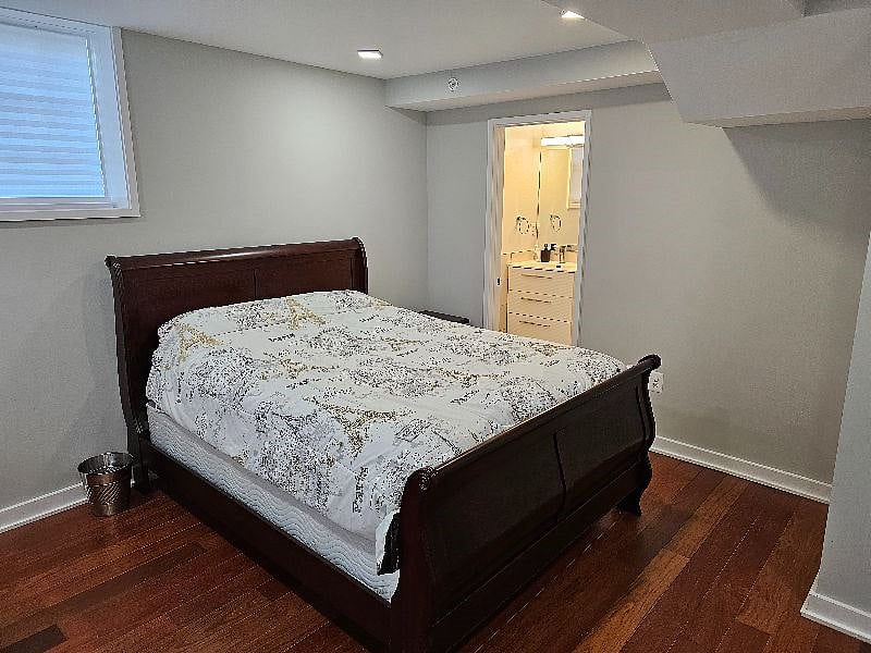Queen Bed Unit 2