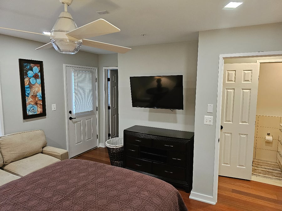 Bedroom Unit 1 Quen Bed