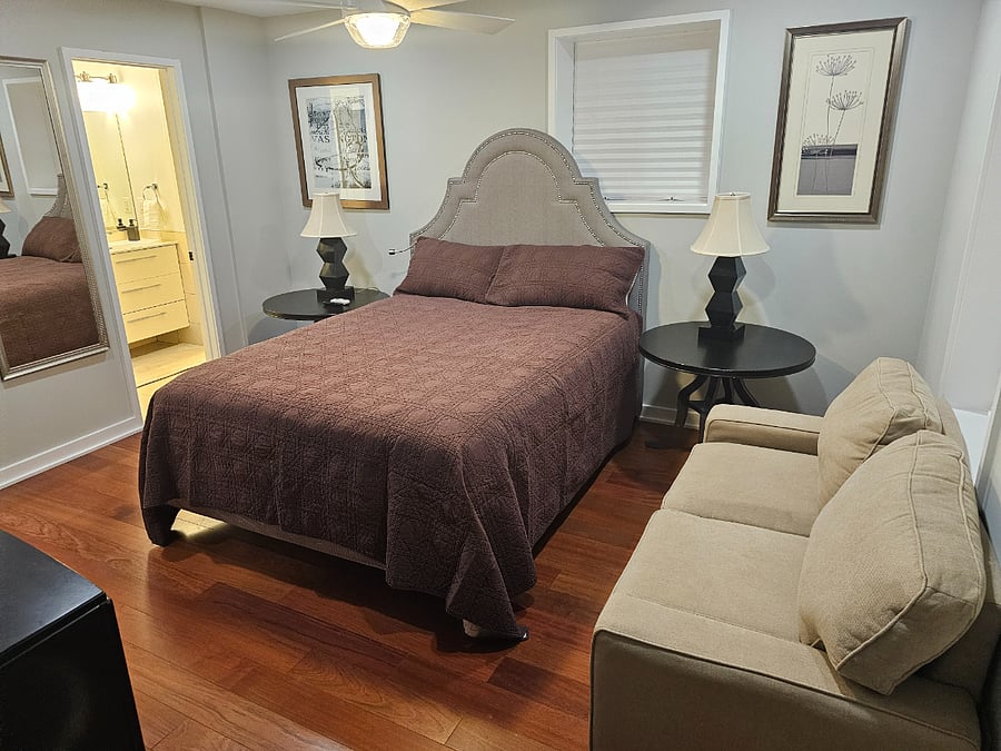 Bedroom Unit 1 Queen Bed