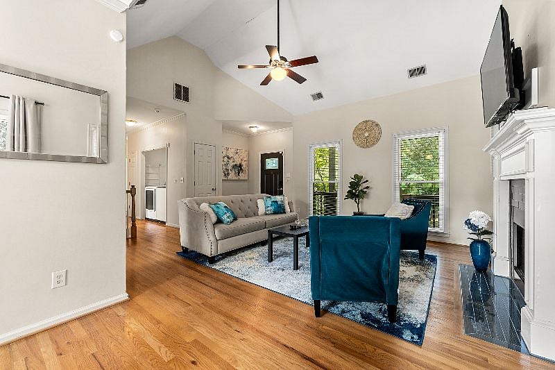 Furnished Finder property 428292_1 photo 3