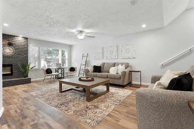 Furnished Finder property 428302_1 photo 1