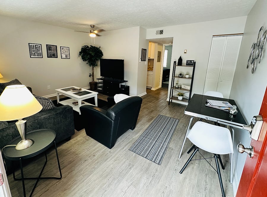 Furnished Finder property 428427_11 photo 3
