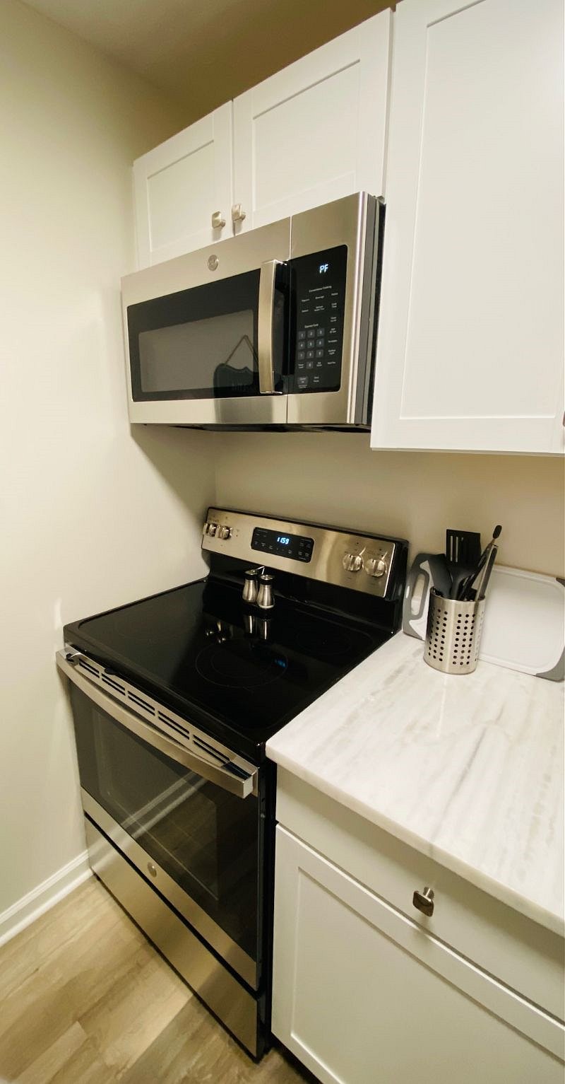 Furnished Finder property 428427_4 photo 8