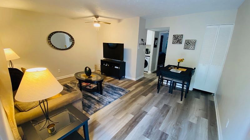 Furnished Finder property 428427_5 photo 4