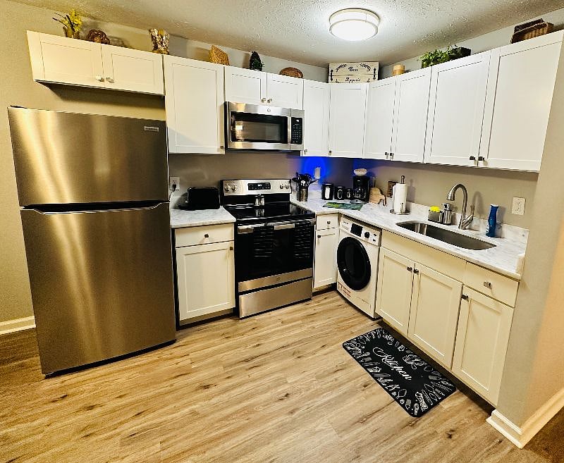 Furnished Finder property 428427_8 photo 6