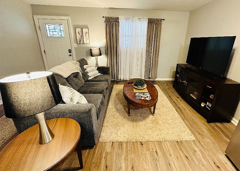Furnished Finder property 428427_8 photo 5