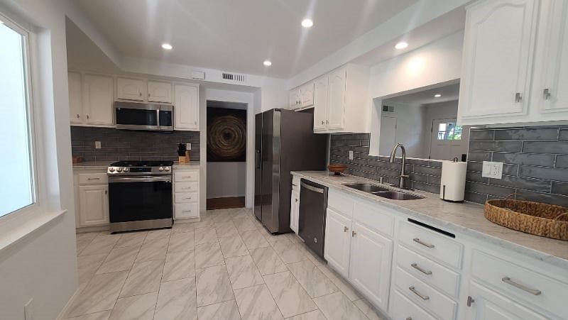 Furnished Finder property 428476_2 photo 6