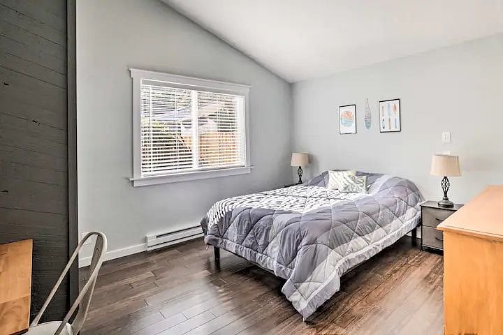 Queen bedroom downstairs
