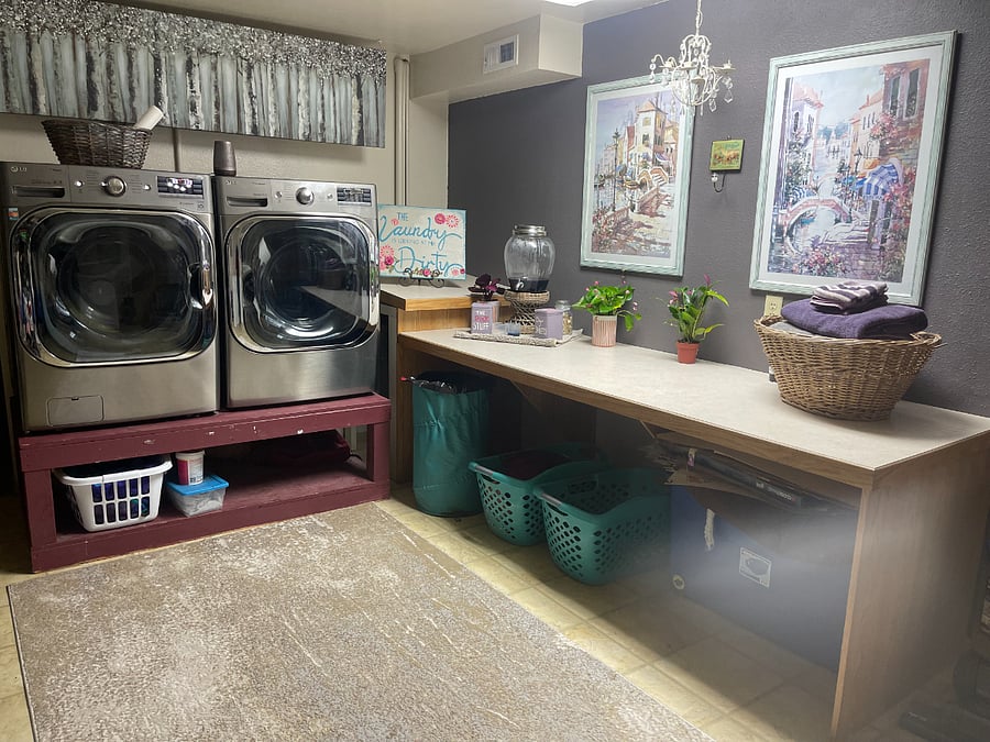 Large SHARED laundry space with area for folding clothes to boot! :) There is also in this space an extra chest freezer dedicated to renters to store frozen items that do not fit in the other frig. We have a costco about 15 minutes from the cabin.