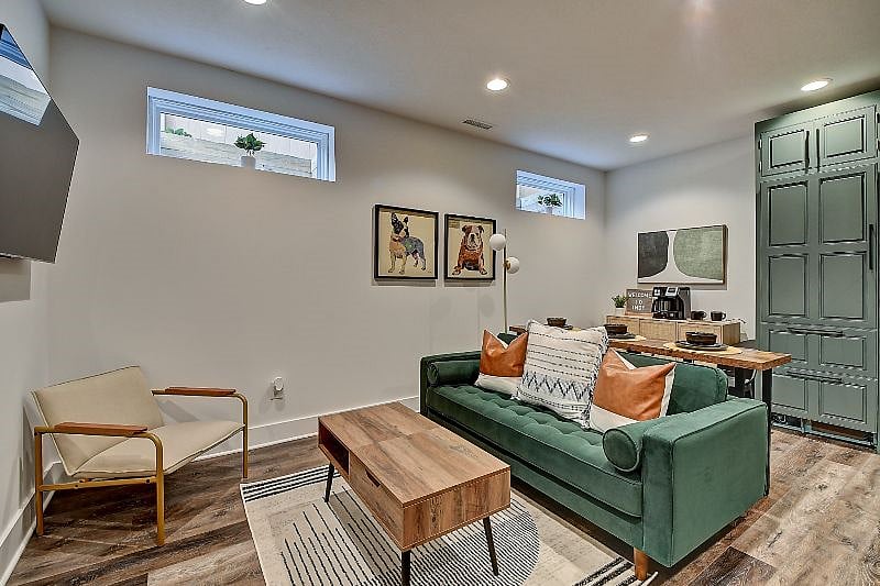 Furnished Finder property 428530_1 photo 3