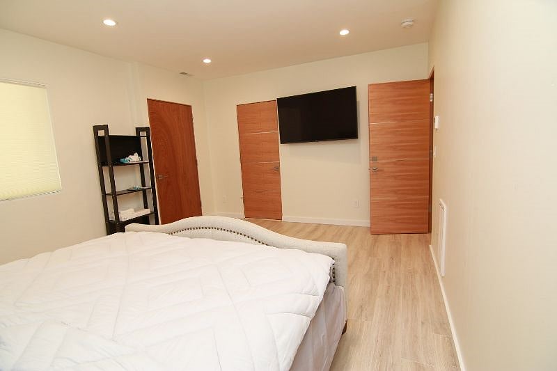 Furnished Finder property 428554_1 photo 8