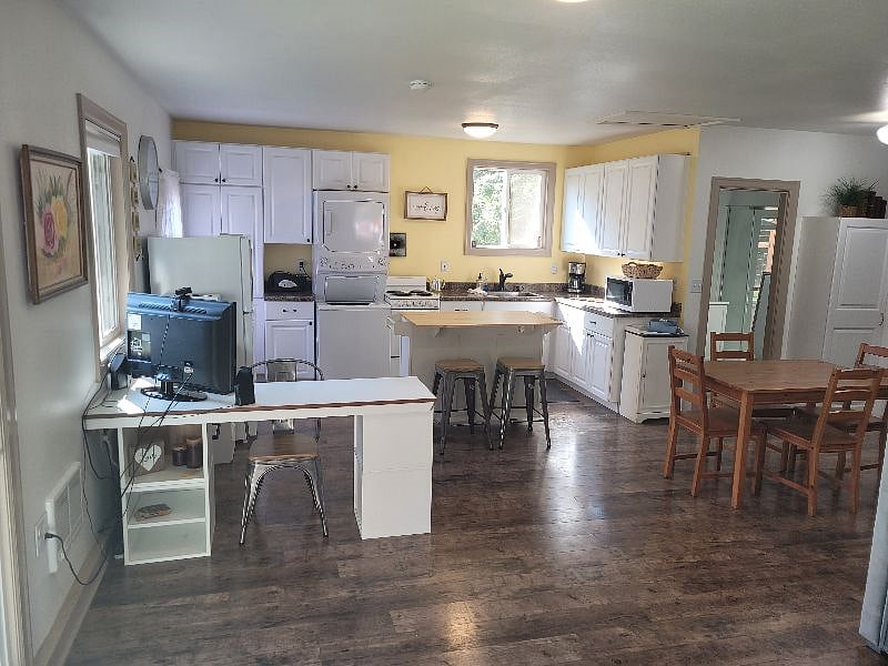 Furnished Finder property 428578_1 photo 21