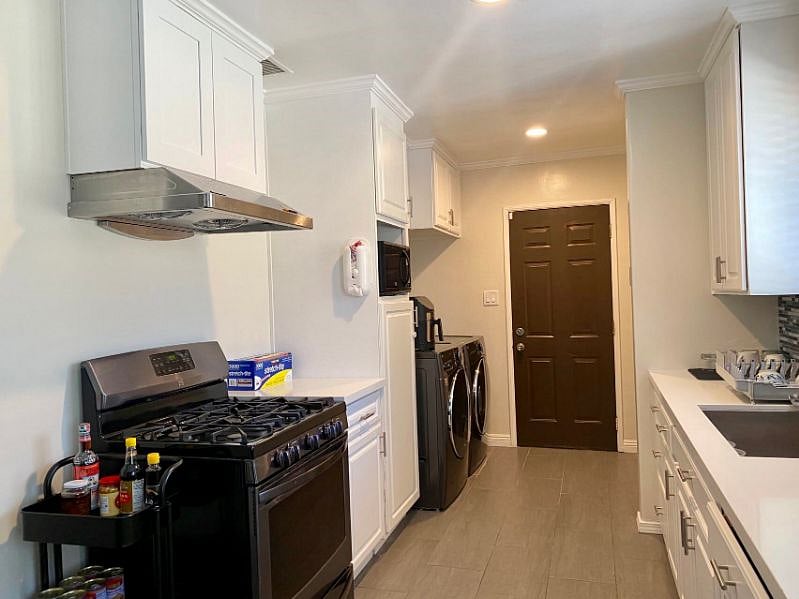 Furnished Finder property 428611_1 photo 16