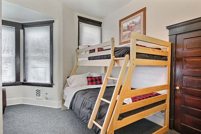 Furnished Finder property 428618_1 photo 16