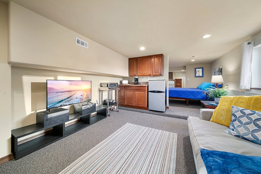 Furnished Finder property 428636_1 photo 1