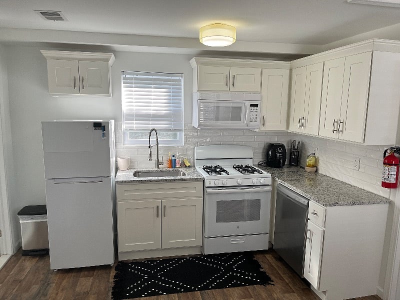 Furnished Finder property 428662_1 photo 3