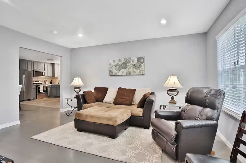 Furnished Finder property 428772_1 photo 3