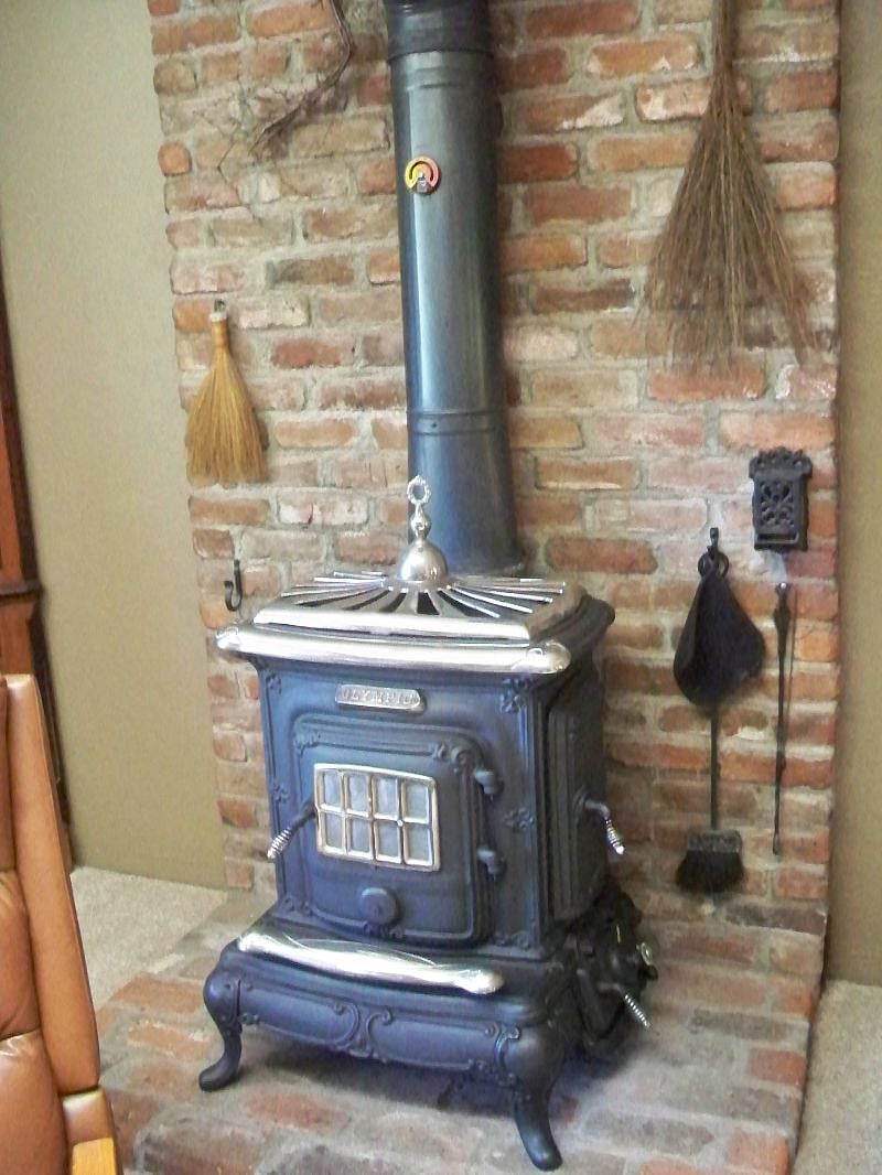 Working wood-burning stove