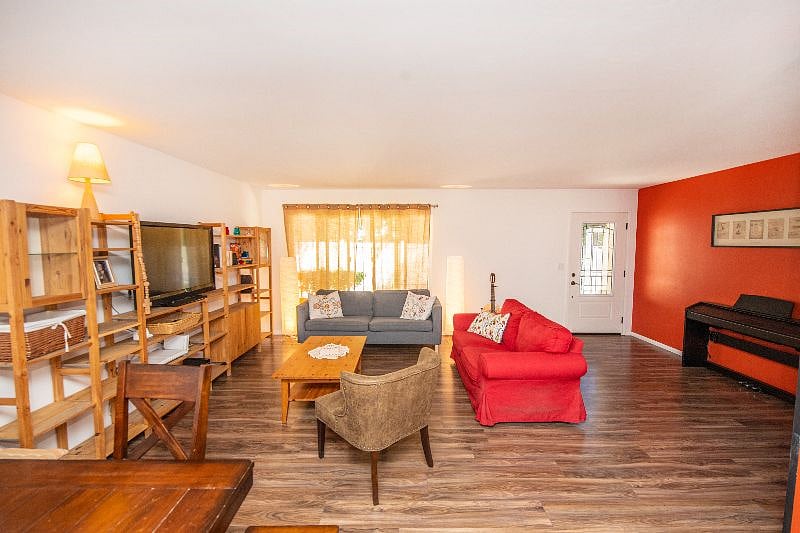 Furnished Finder property 428990_1 photo 18