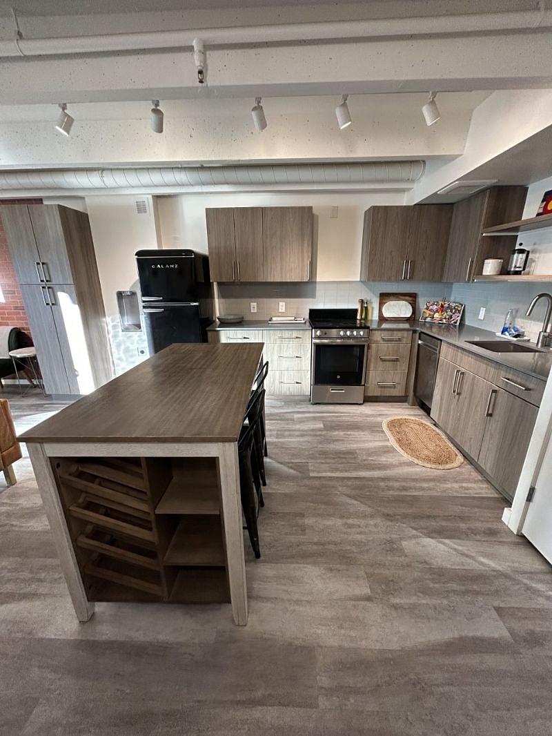 Furnished Finder property 429018_1 photo 14