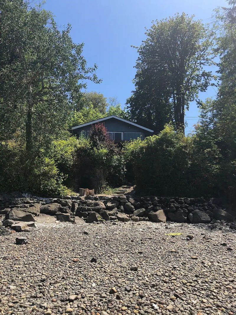 Views from the NW rocky beach to the house.