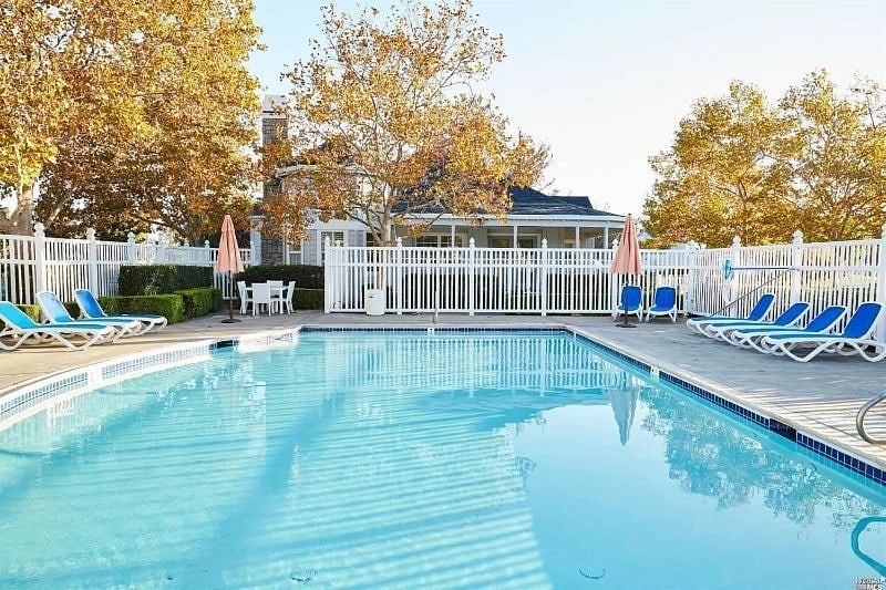 Furnished Finder property 429080_1 photo 10
