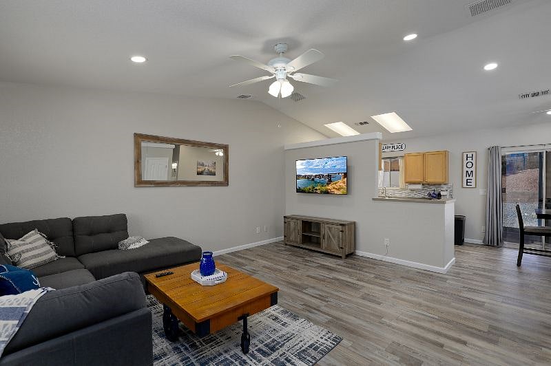 Furnished Finder property 429118_1 photo 6