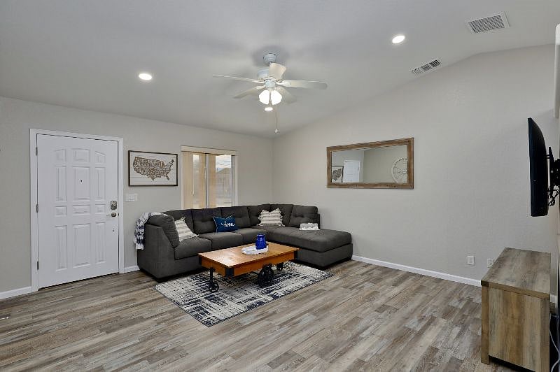 Furnished Finder property 429118_1 photo 7