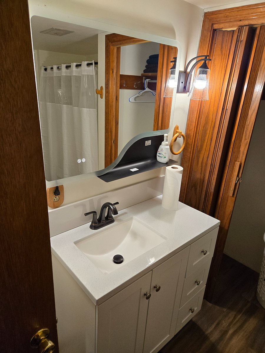 Full bathroom