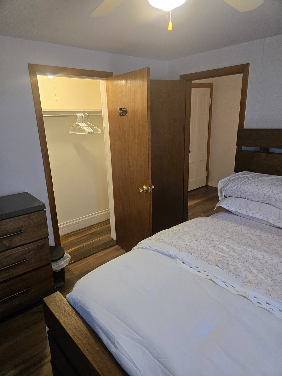 Modern and Relax 3 set Queen size Bedroom Extra Cozy