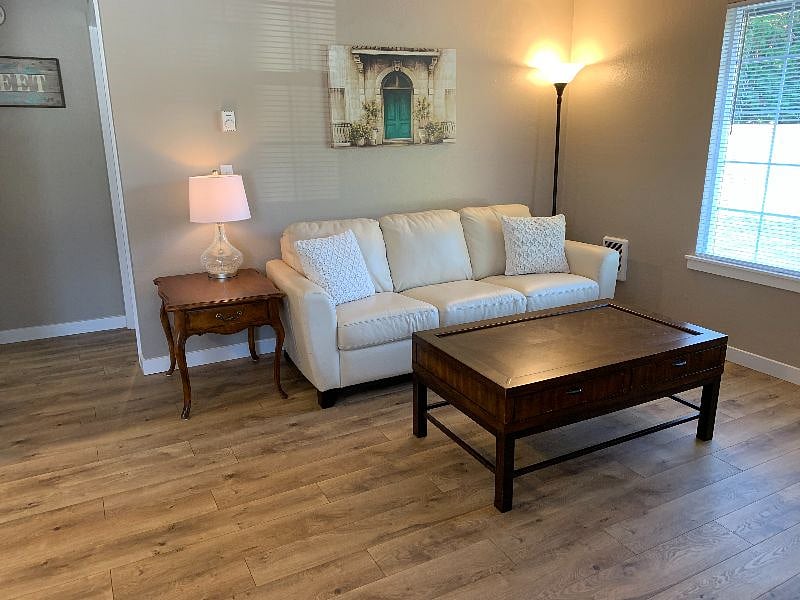 Furnished Finder property 429182_1 photo 12